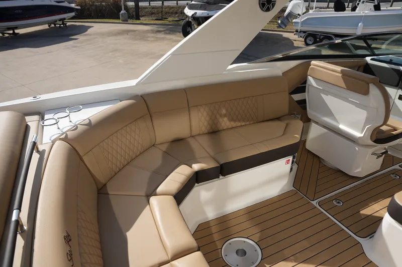 Slide: The Image of Sea Ray SLX 310 2026 - 12