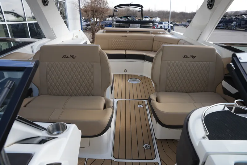 Slide: The Image of Sea Ray SLX 310 2026 - 20
