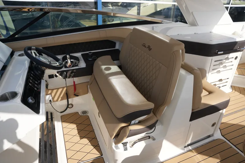 Slide: The Image of Sea Ray SLX 310 2026 - 21