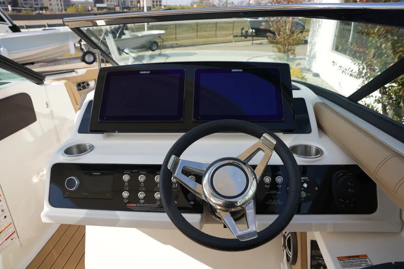 Slide: The Image of Sea Ray SLX 310 2026 - 24