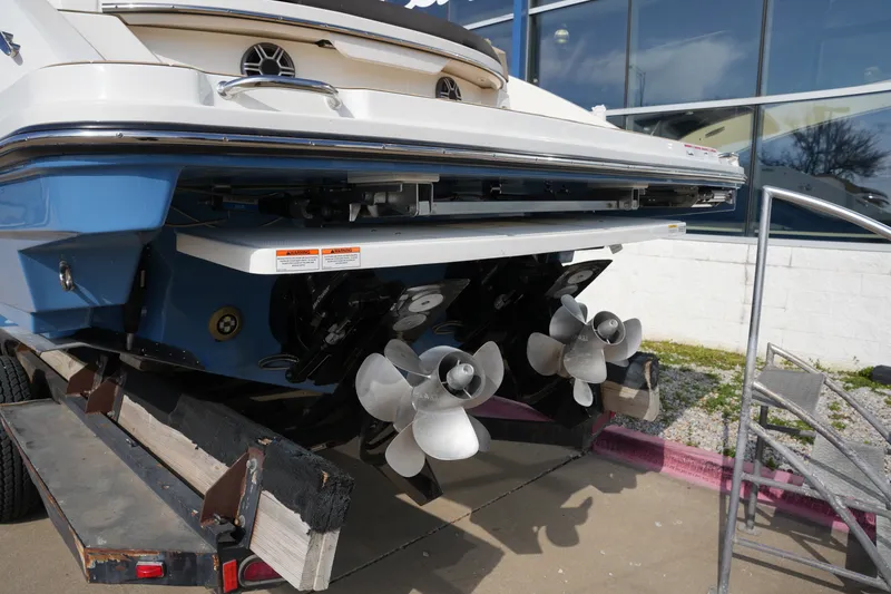 Slide: The Image of Sea Ray SLX 310 2026 - 3