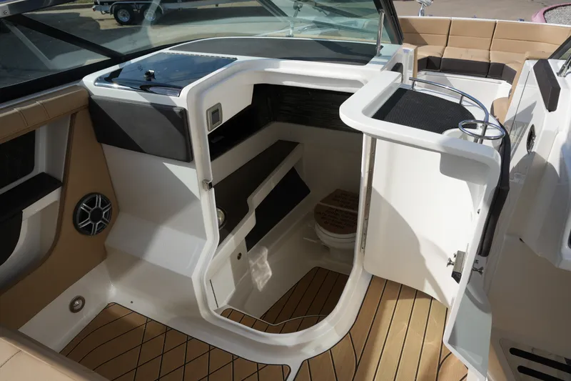 Slide: The Image of Sea Ray SLX 310 2026 - 30