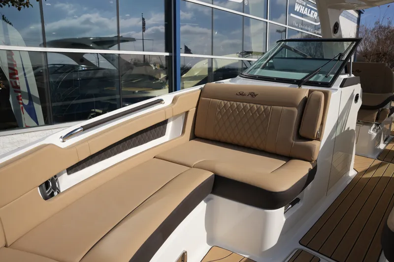 Slide: The Image of Sea Ray SLX 310 2026 - 37