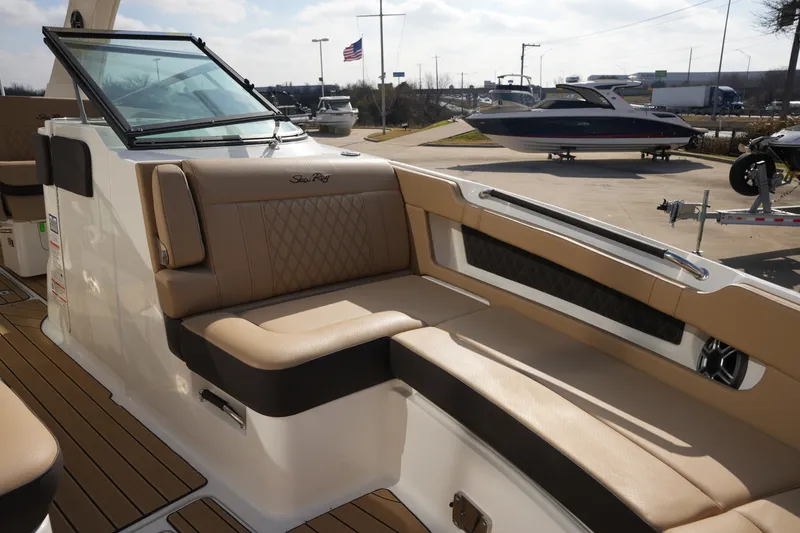 Slide: The Image of Sea Ray SLX 310 2026 - 38