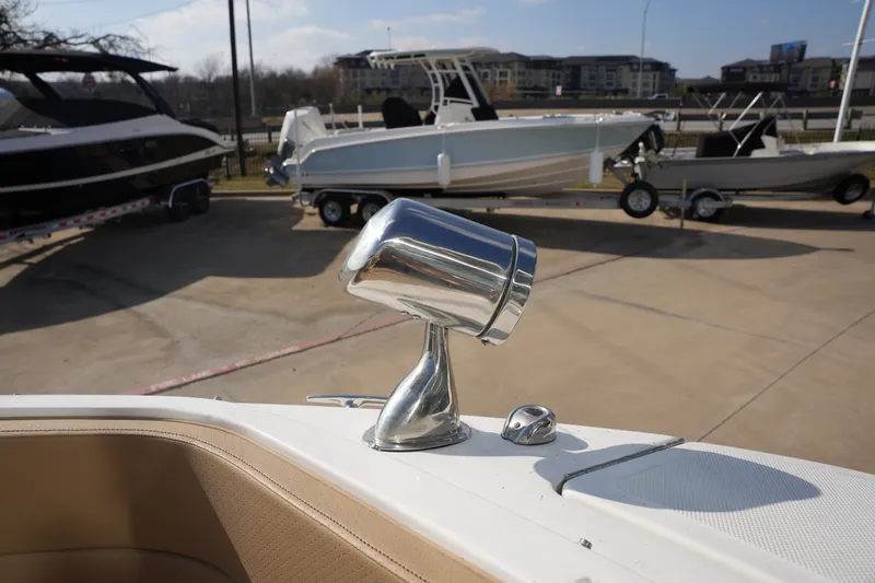 Slide: The Image of Sea Ray SLX 310 2026 - 40