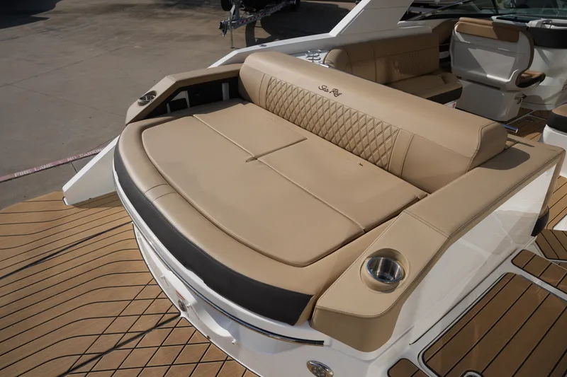 Slide: The Image of Sea Ray SLX 310 2026 - 5
