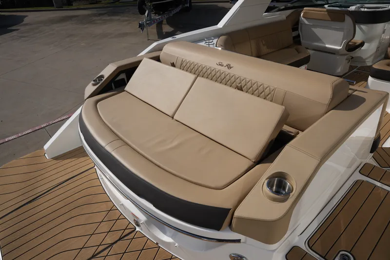 Slide: The Image of Sea Ray SLX 310 2026 - 6