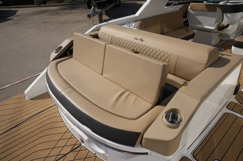 Slide: The Image of Sea Ray SLX 310 2026 - 7