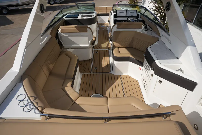 Slide: The Image of Sea Ray SLX 310 2026 - 9