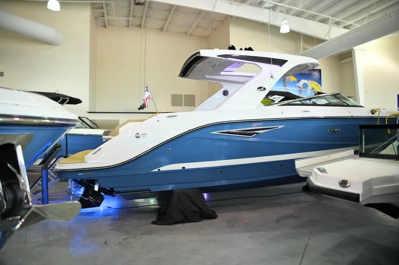 Slide: The Image of Sea Ray SLX 310 2026 - 1