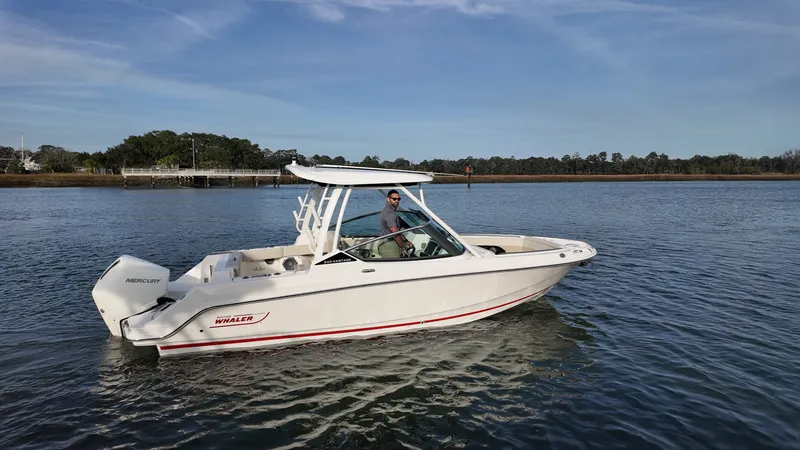 The Image of Boston Whaler 240 Vantage 2026 - 0