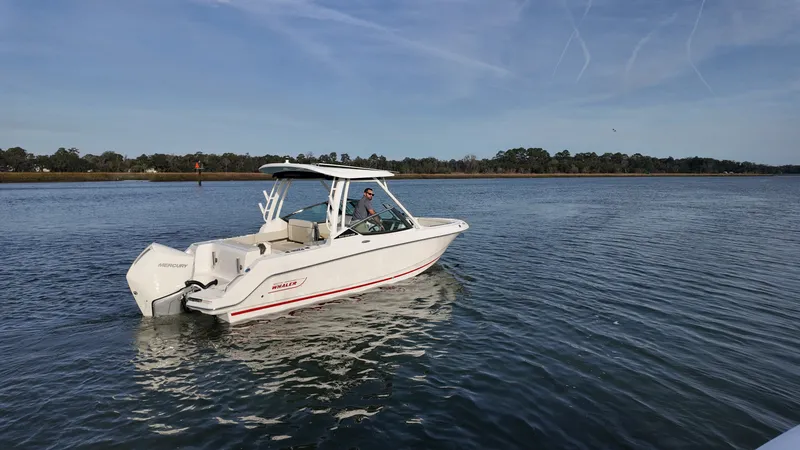 Slide: The Image of Boston Whaler 240 Vantage 2026 - 2