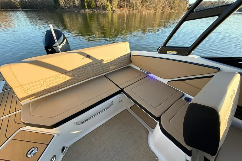 Slide: The Image of Sea Ray SPX 210 Outboard 2026 - 15