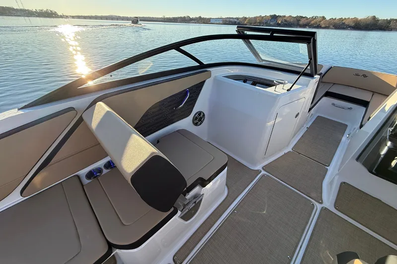 Slide: The Image of Sea Ray SPX 210 Outboard 2026 - 16