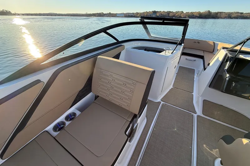 Slide: The Image of Sea Ray SPX 210 Outboard 2026 - 17