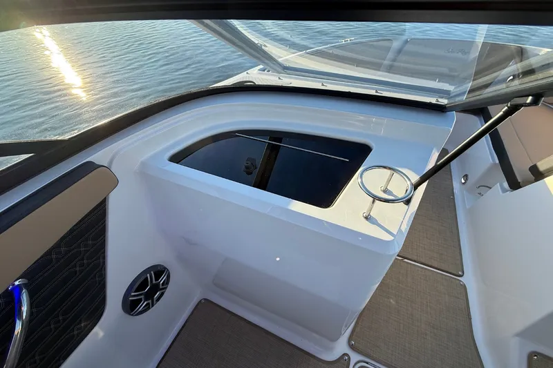 Slide: The Image of Sea Ray SPX 210 Outboard 2026 - 19