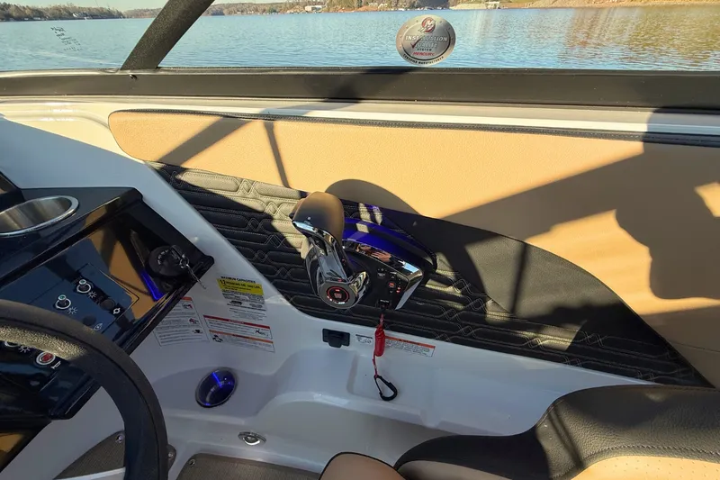 Slide: The Image of Sea Ray SPX 210 Outboard 2026 - 26