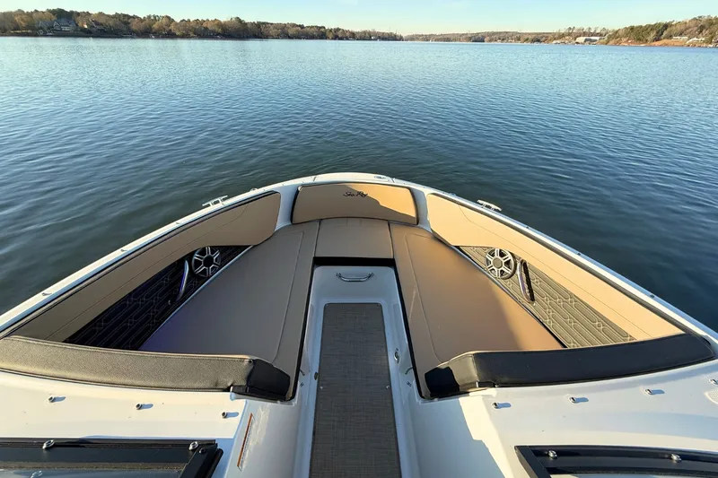 Slide: The Image of Sea Ray SPX 210 Outboard 2026 - 28