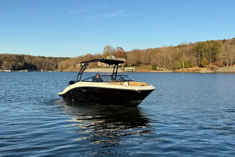 Slide: The Image of Sea Ray SPX 210 Outboard 2026 - 6