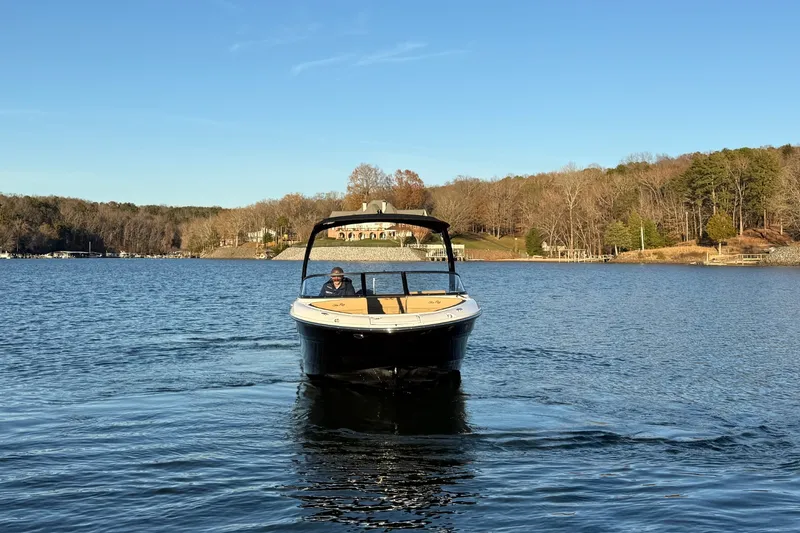 Slide: The Image of Sea Ray SPX 210 Outboard 2026 - 7