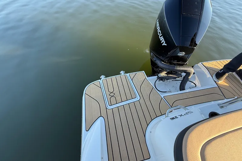 Slide: The Image of Sea Ray SPX 210 Outboard 2026 - 9