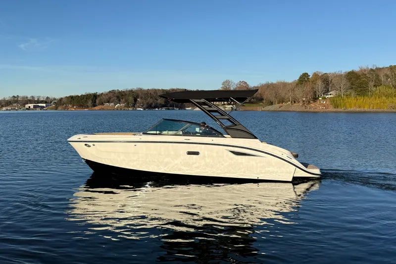 The Image of Sea Ray SDX 230 2026 - 0