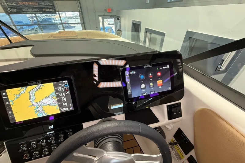 Slide: The Image of Sea Ray SDX 250 Surf 2026 - 20