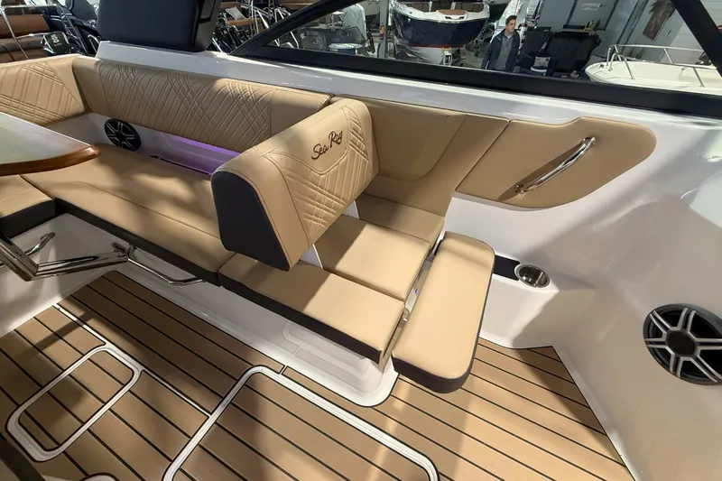 Slide: The Image of Sea Ray SDX 250 Surf 2026 - 22