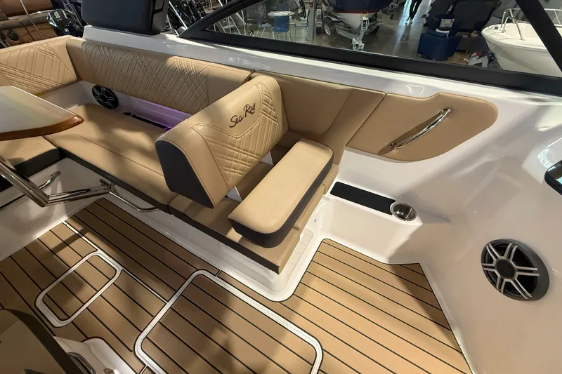 Slide: The Image of Sea Ray SDX 250 Surf 2026 - 23