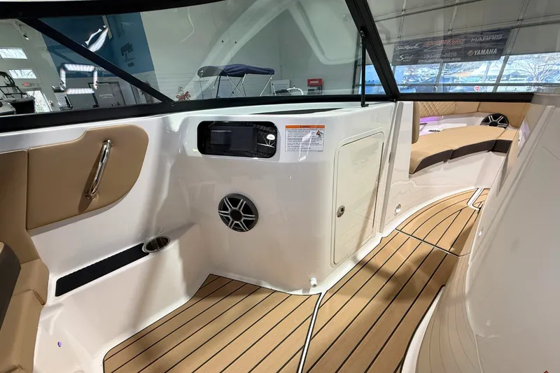 Slide: The Image of Sea Ray SDX 250 Surf 2026 - 24