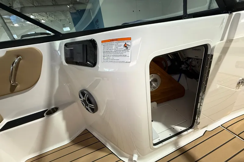 Slide: The Image of Sea Ray SDX 250 Surf 2026 - 25