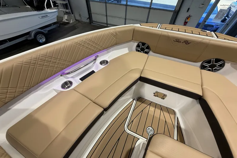 Slide: The Image of Sea Ray SDX 250 Surf 2026 - 31