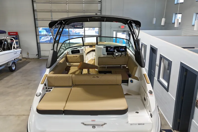 Slide: The Image of Sea Ray SDX 250 Surf 2026 - 5