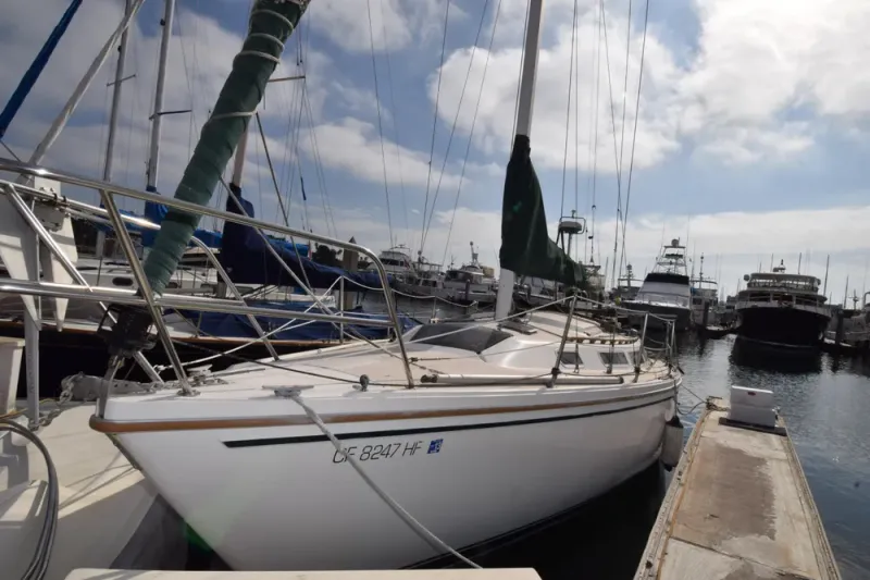 Slide: The Image of Catalina 30 1984 - 11