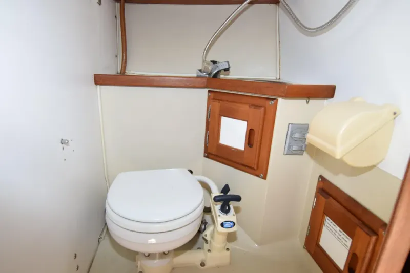 Slide: The Image of Catalina 30 1984 - 7