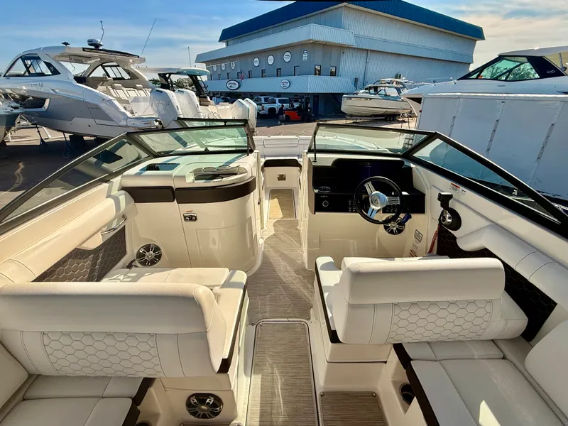 Slide: The Image of Sea Ray 270 SDX OB 2020 - 7