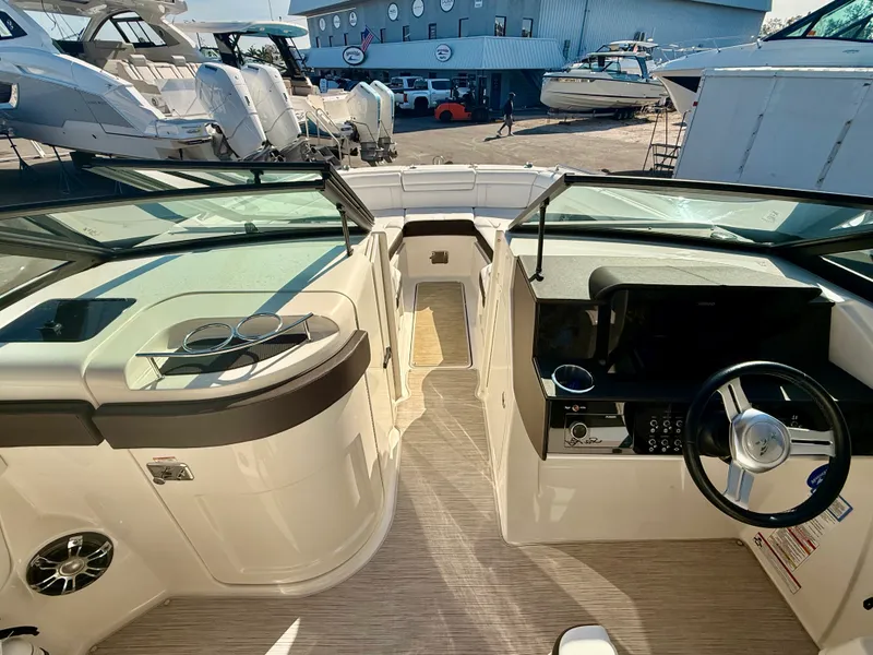 Slide: The Image of Sea Ray 270 SDX OB 2020 - 8