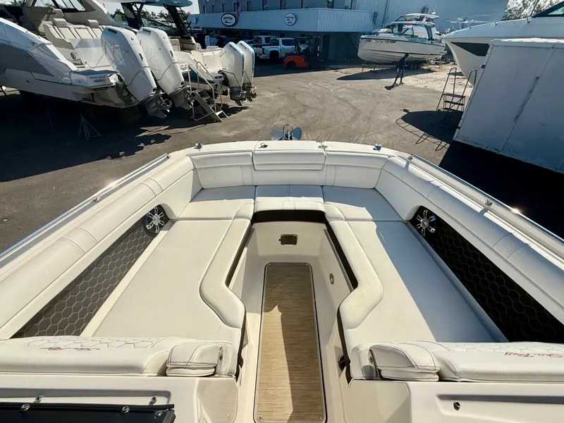 Slide: The Image of Sea Ray 270 SDX OB 2020 - 9