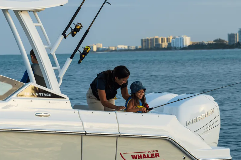 Slide: The Image of Boston Whaler 280 Vantage 2026 - 38