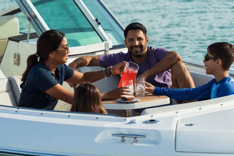 Slide: The Image of Boston Whaler 280 Vantage 2026 - 51