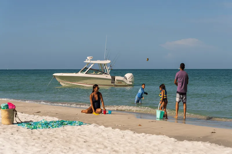 Slide: The Image of Boston Whaler 280 Vantage 2026 - 52