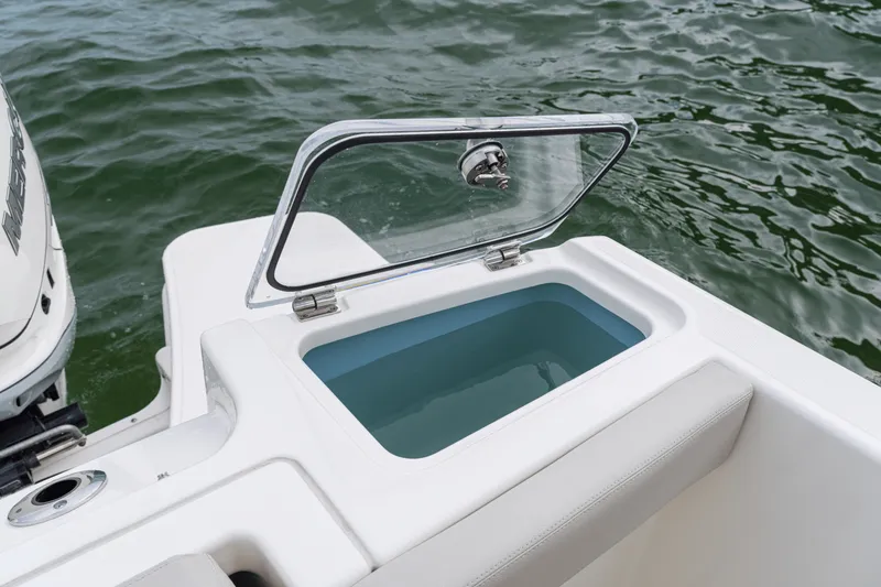Slide: The Image of Boston Whaler 280 Vantage 2026 - 97