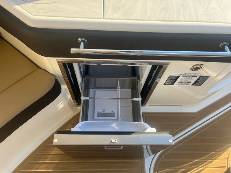 Slide: The Image of Sea Ray Sundancer 320 Outboard 2026 - 12