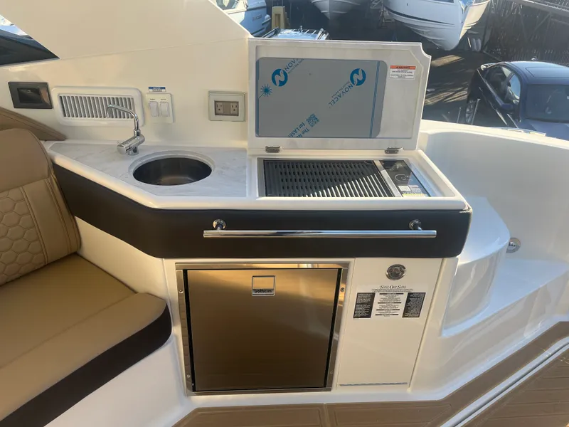 Slide: The Image of Sea Ray Sundancer 320 Outboard 2026 - 14