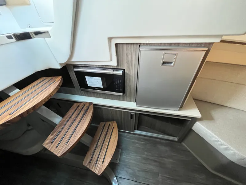 Slide: The Image of Sea Ray Sundancer 320 Outboard 2026 - 27