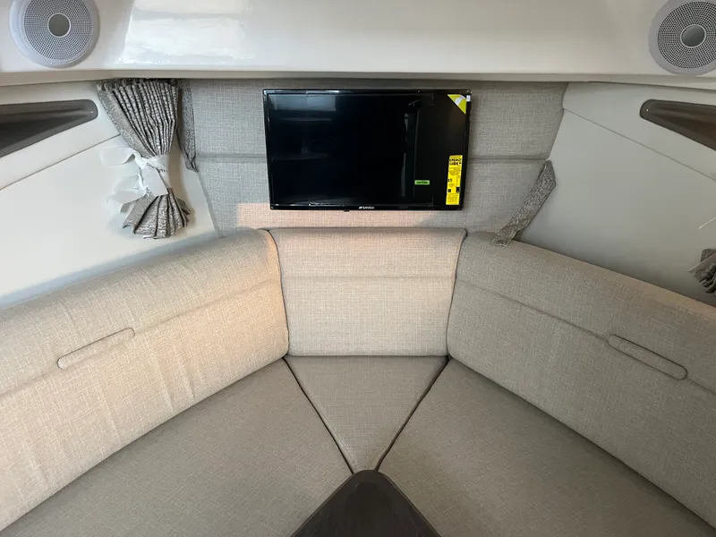 Slide: The Image of Sea Ray Sundancer 320 Outboard 2026 - 30