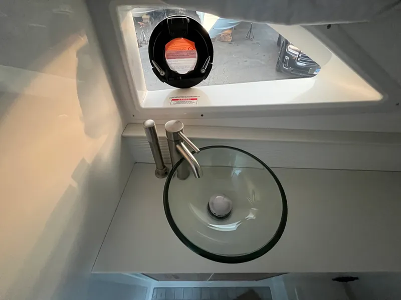 Slide: The Image of Sea Ray Sundancer 320 Outboard 2026 - 33