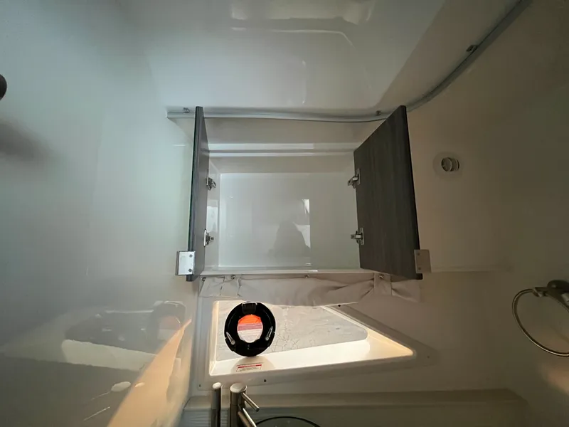 Slide: The Image of Sea Ray Sundancer 320 Outboard 2026 - 34