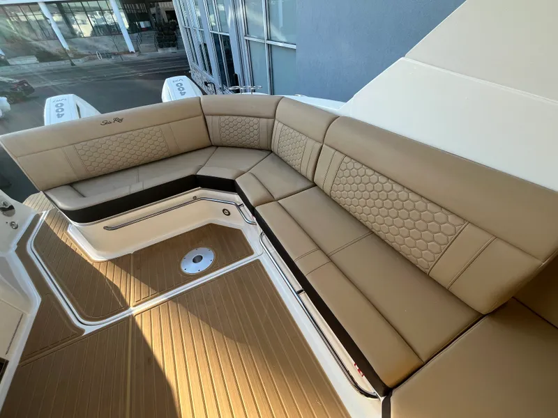 Slide: The Image of Sea Ray Sundancer 320 Outboard 2026 - 6