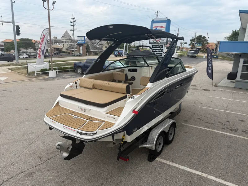 Slide: The Image of Sea Ray SDX 230 2026 - 5